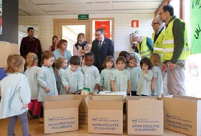 Imatge del event La xarxa de les 18 Escoles Bressol Municipals col·laboren a la recollida del Banc dels Aliments 