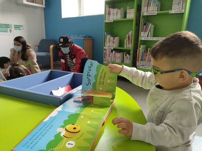 Sortida a la biblioteca pública (aula 1 any)