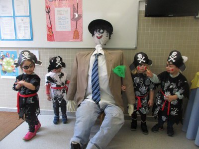 A l'escola celebrem el carnaval. 