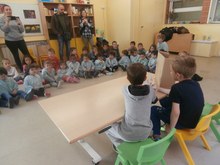 ELS NENS I NENES DE P5 DE L'ESCOLA LA MITJANA ENS VENEN A EXPLICAR CONTES.