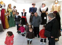 L'EBM de Pardinyes visita l'exposició "10 anys d'històries gegants"